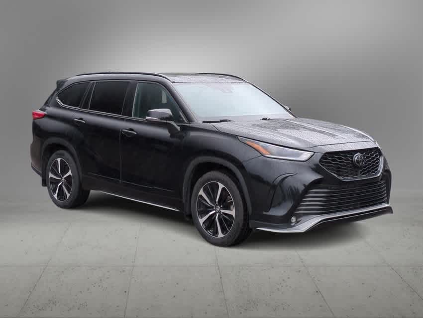 Thumbnail: 2021 Toyota Highlander - 2