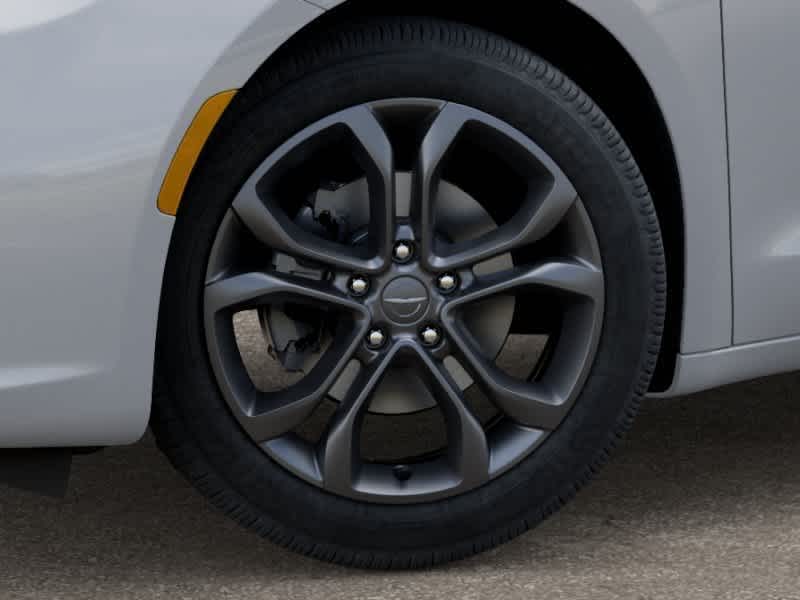 Thumbnail: 2026 Chrysler Pacifica - 7