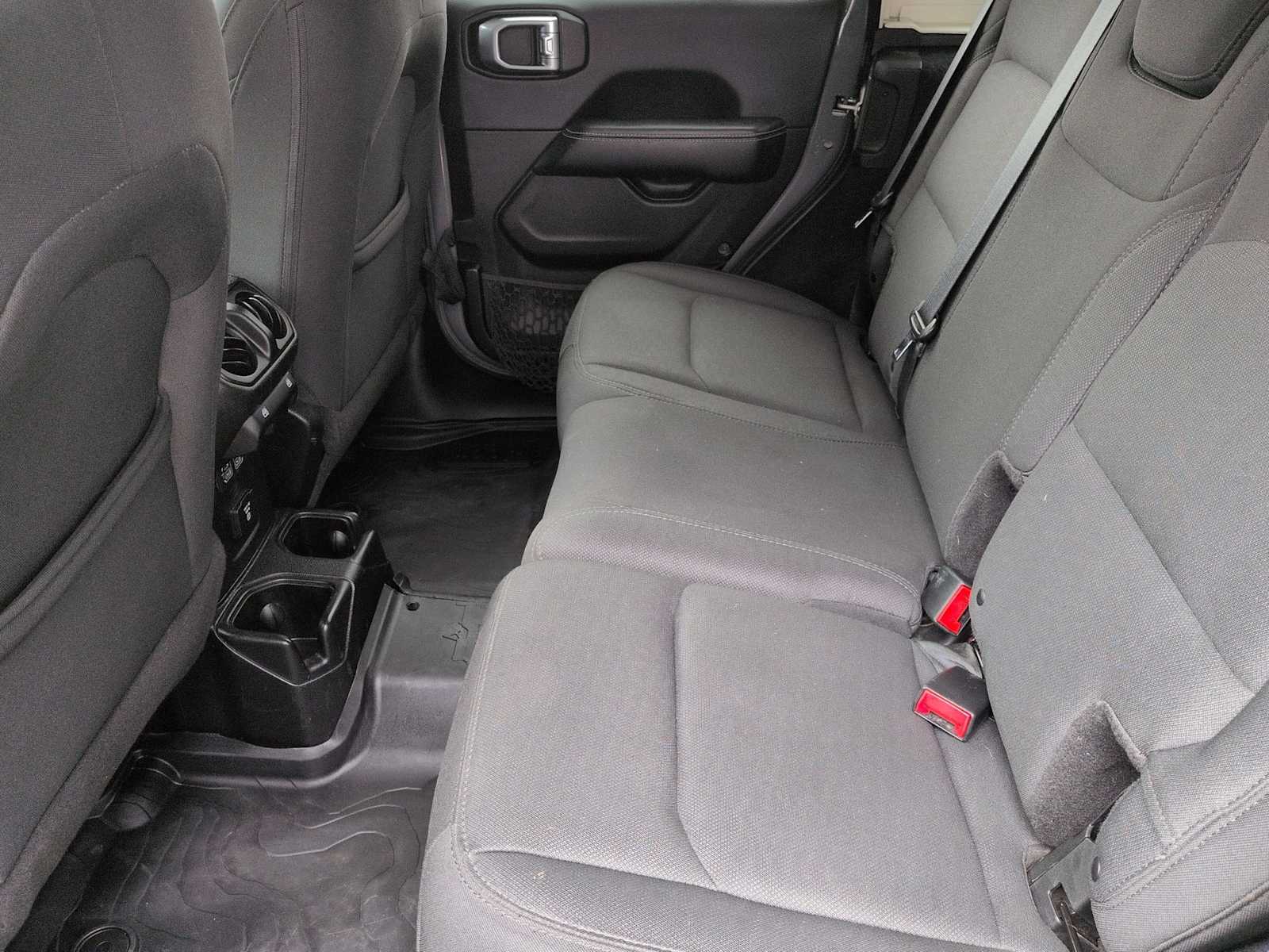 Thumbnail: 2018 Jeep Wrangler - 19