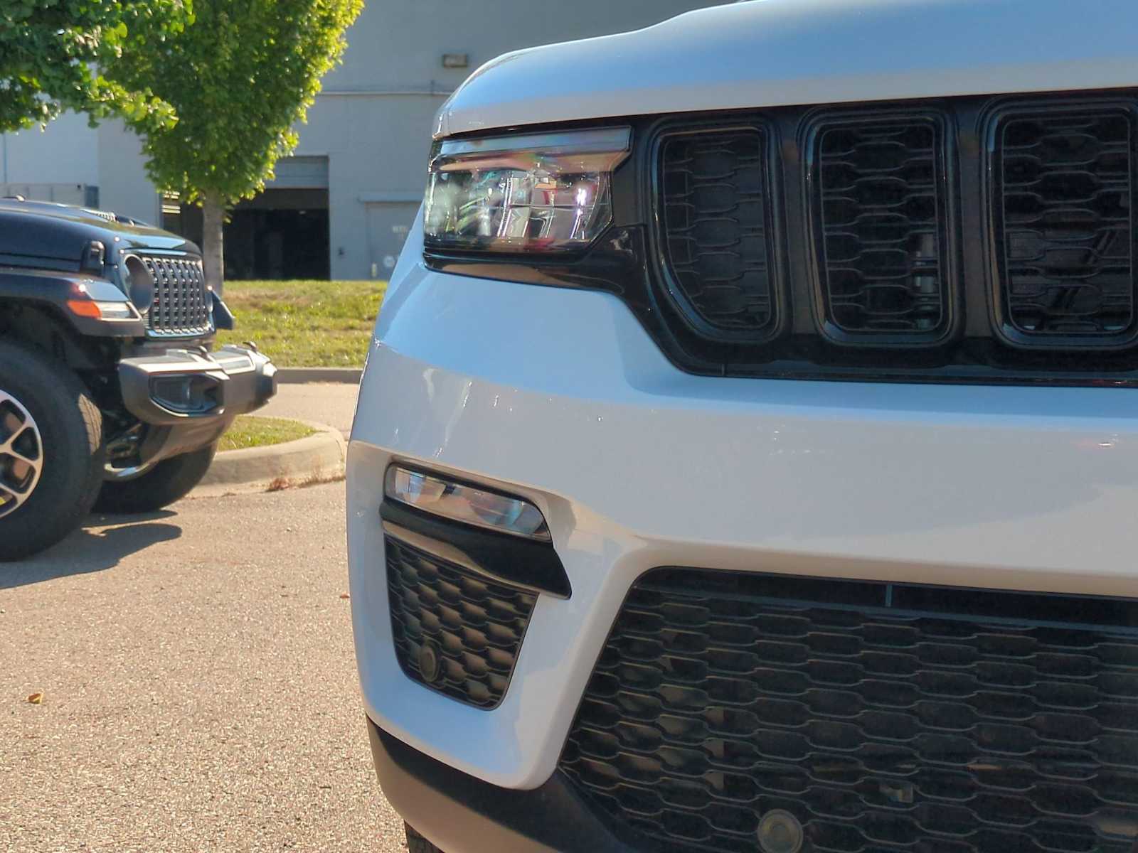Thumbnail: 2025 Jeep Grand Cherokee - 11