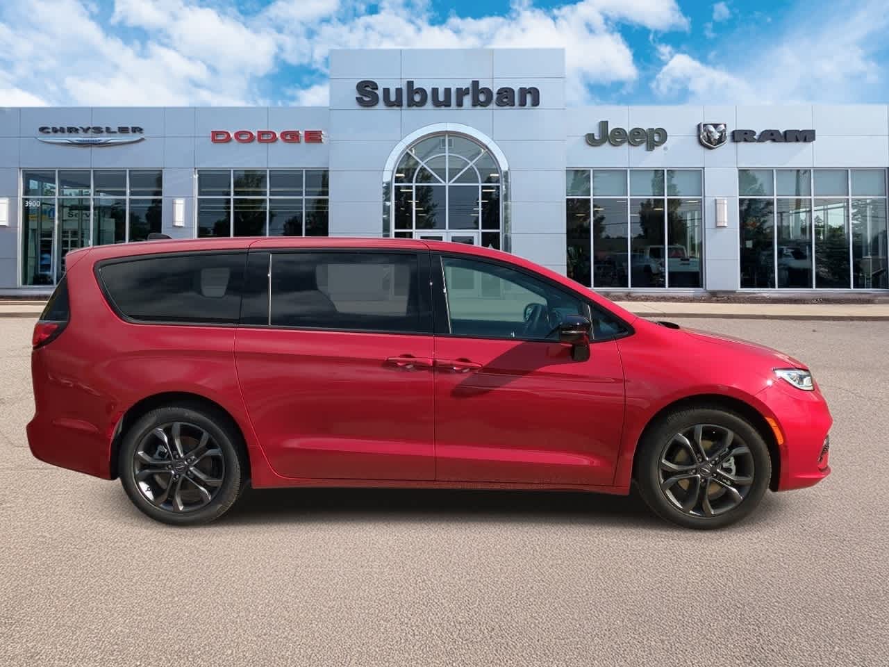 Thumbnail: 2026 Chrysler Pacifica - 9