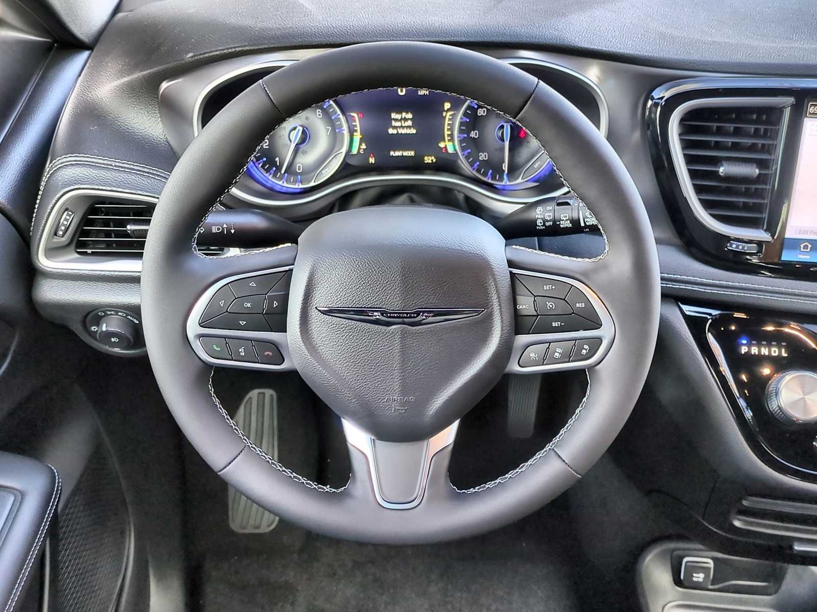 Thumbnail: 2026 Chrysler Pacifica - 22