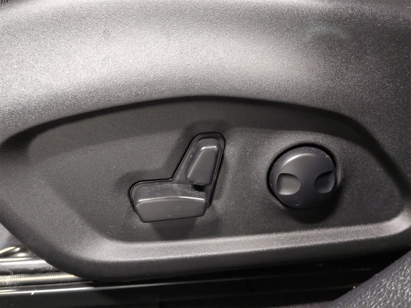 Thumbnail: 2023 Jeep Compass - 18