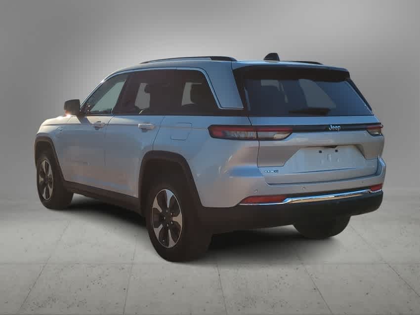 Thumbnail: 2024 Jeep Grand Cherokee - 6