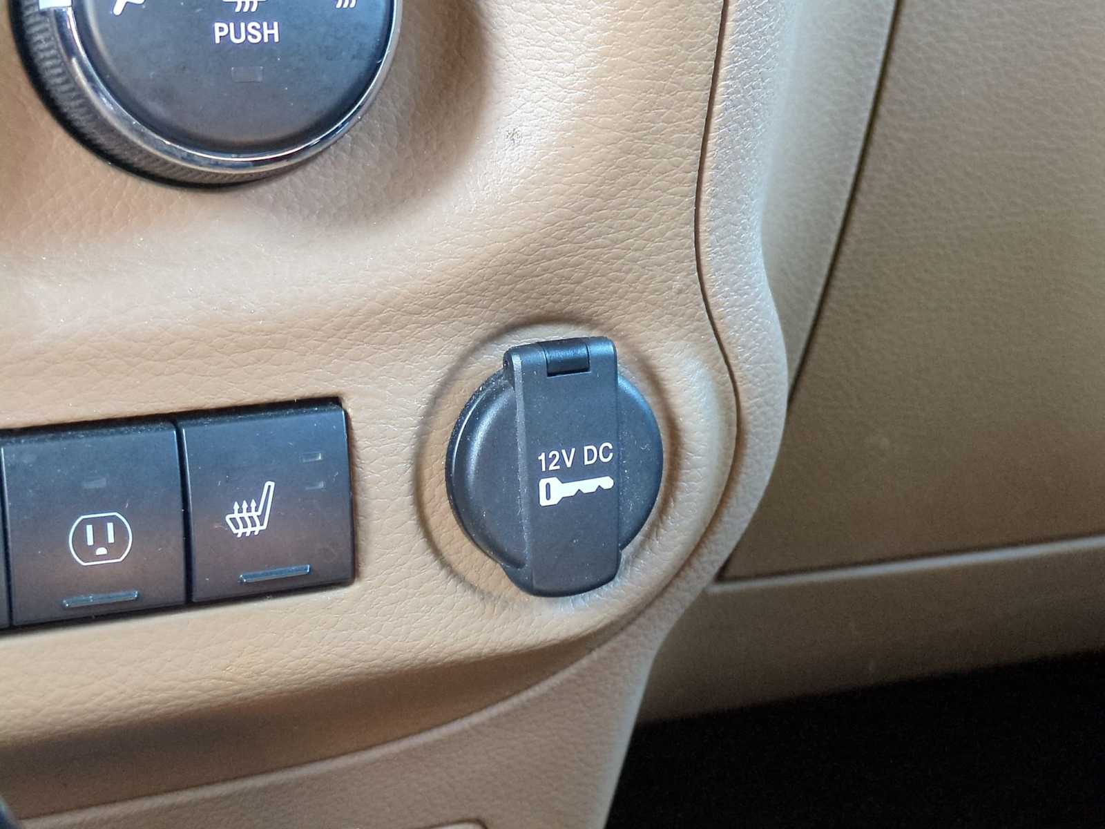 2015 Jeep Wrangler Unlimited Sahara 32