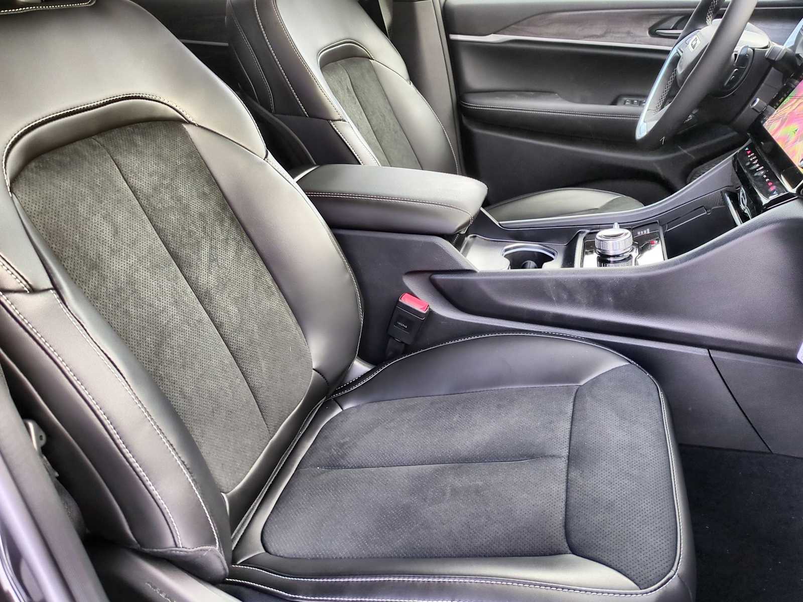 Thumbnail: 2026 Jeep Grand Cherokee - 21