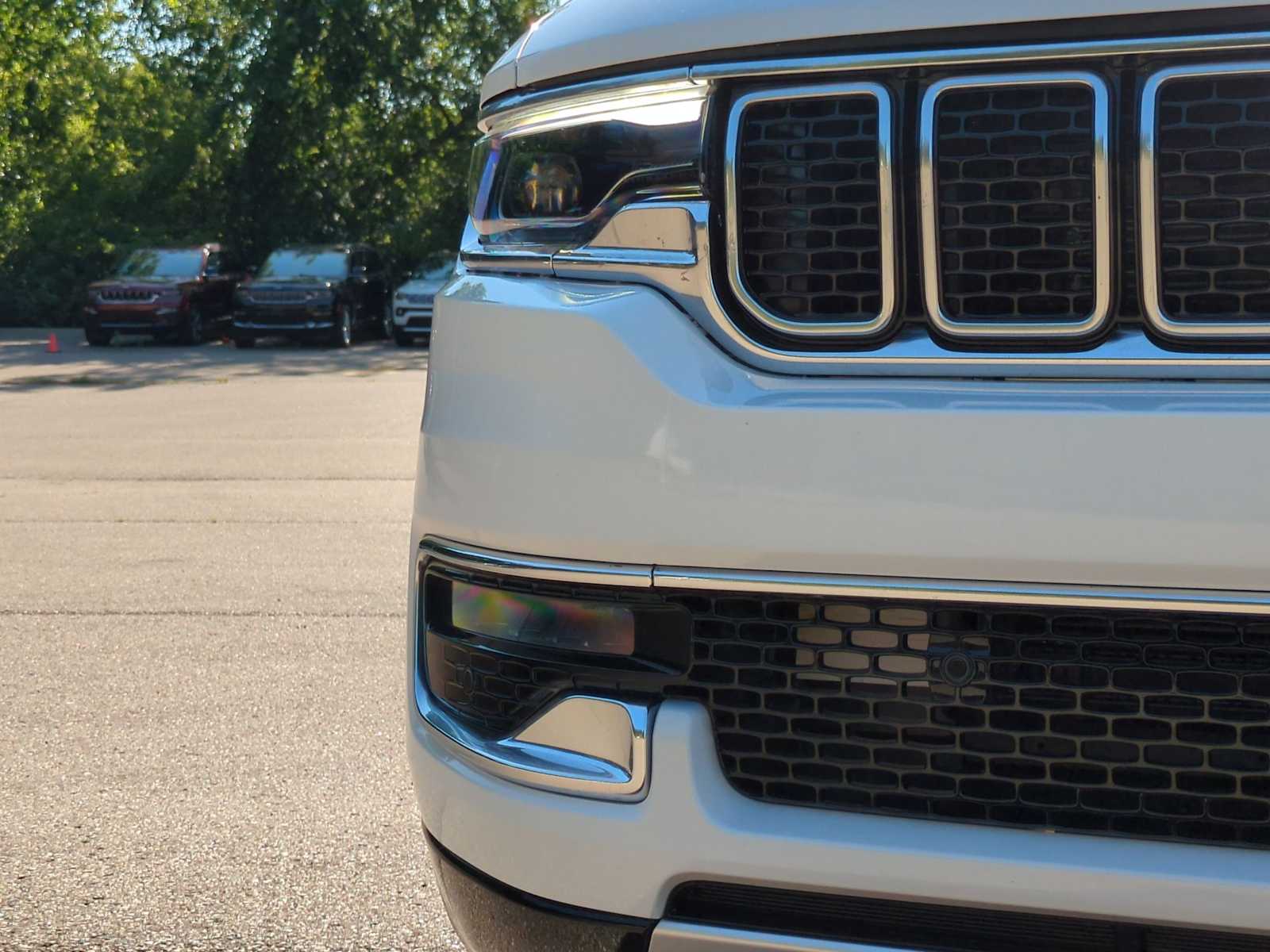 Thumbnail: 2024 Jeep Wagoneer - 11
