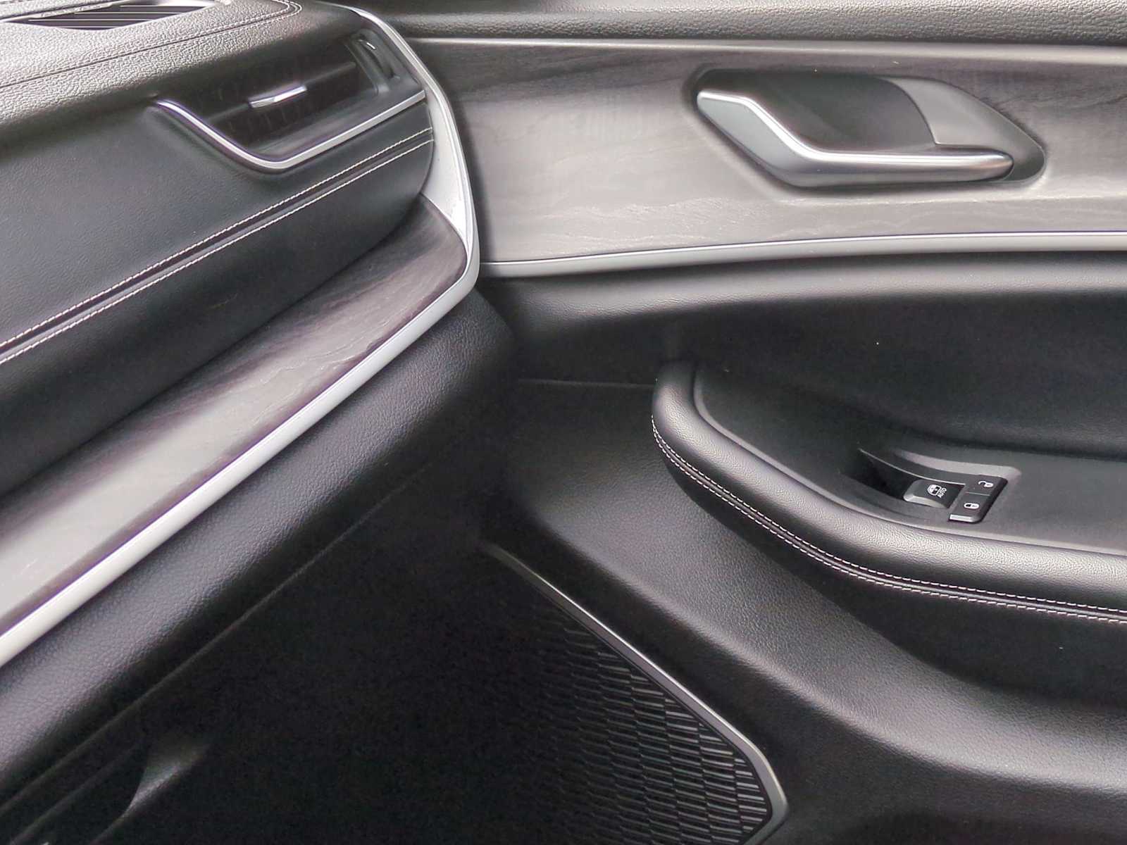2021 Jeep Grand Cherokee L Limited Edition 29