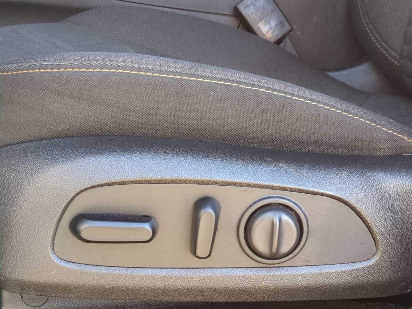 Thumbnail: 2020 Chevrolet Equinox - 17