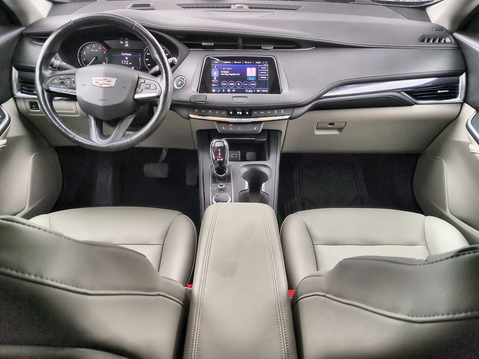 Thumbnail: 2022 Cadillac XT4 - 15