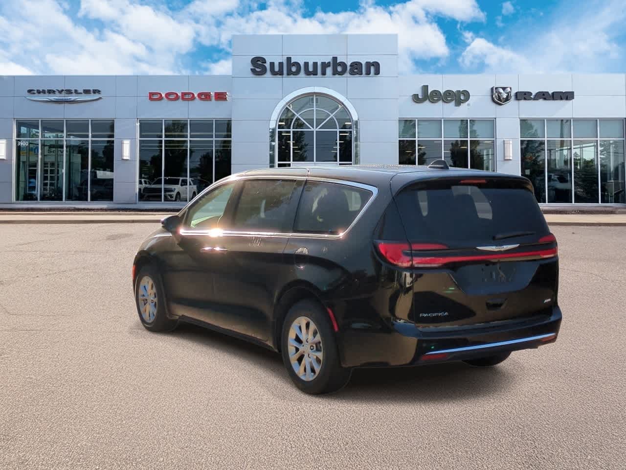 Thumbnail: 2026 Chrysler Pacifica - 6