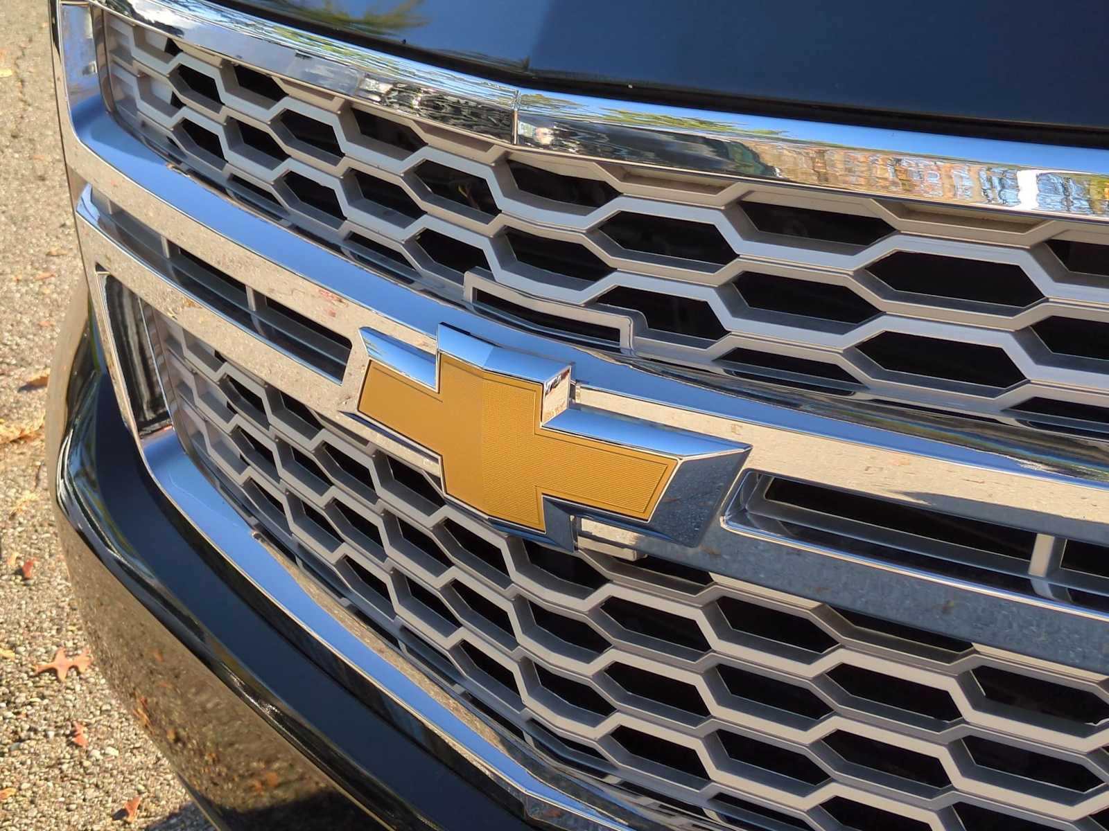 Thumbnail: 2019 Chevrolet Tahoe - 12