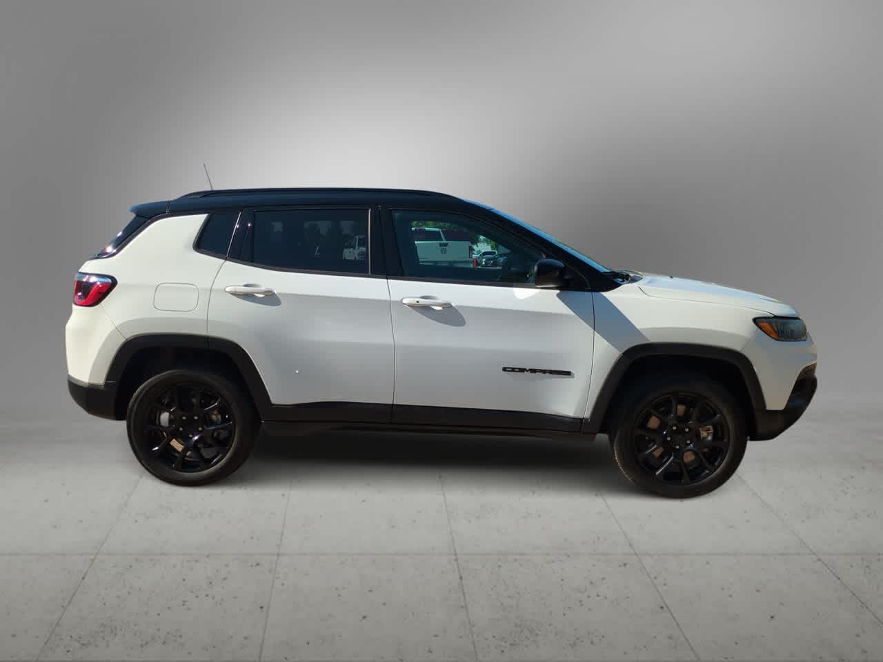 Thumbnail: 2023 Jeep Compass - 9