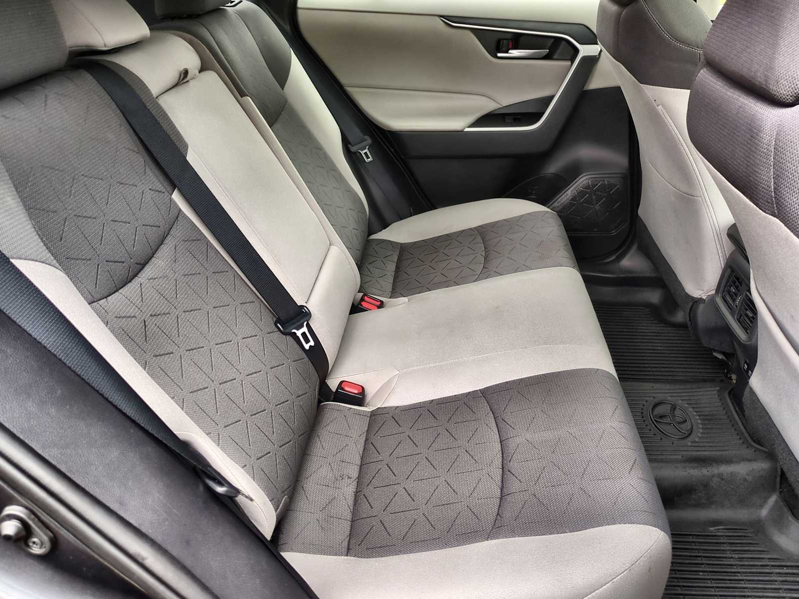 Thumbnail: 2020 Toyota RAV4 - 21