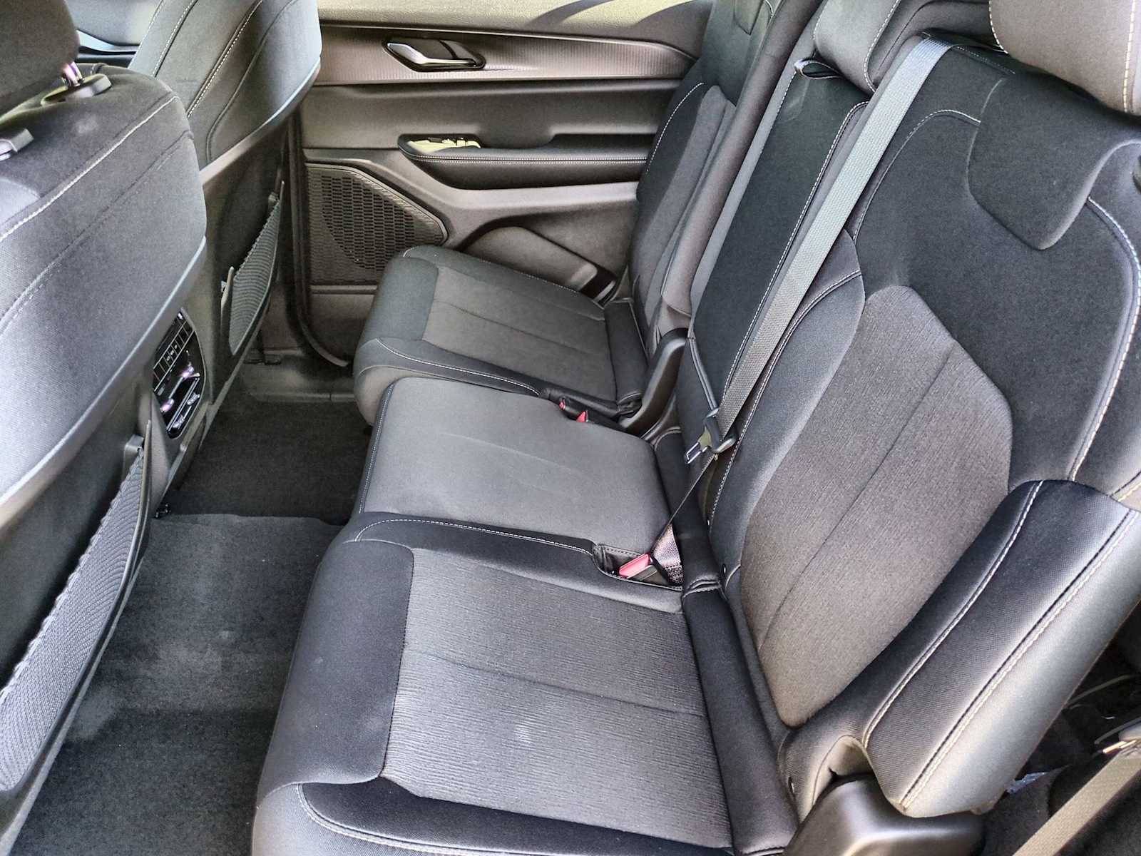 Thumbnail: 2025 Jeep Grand Cherokee L - 20