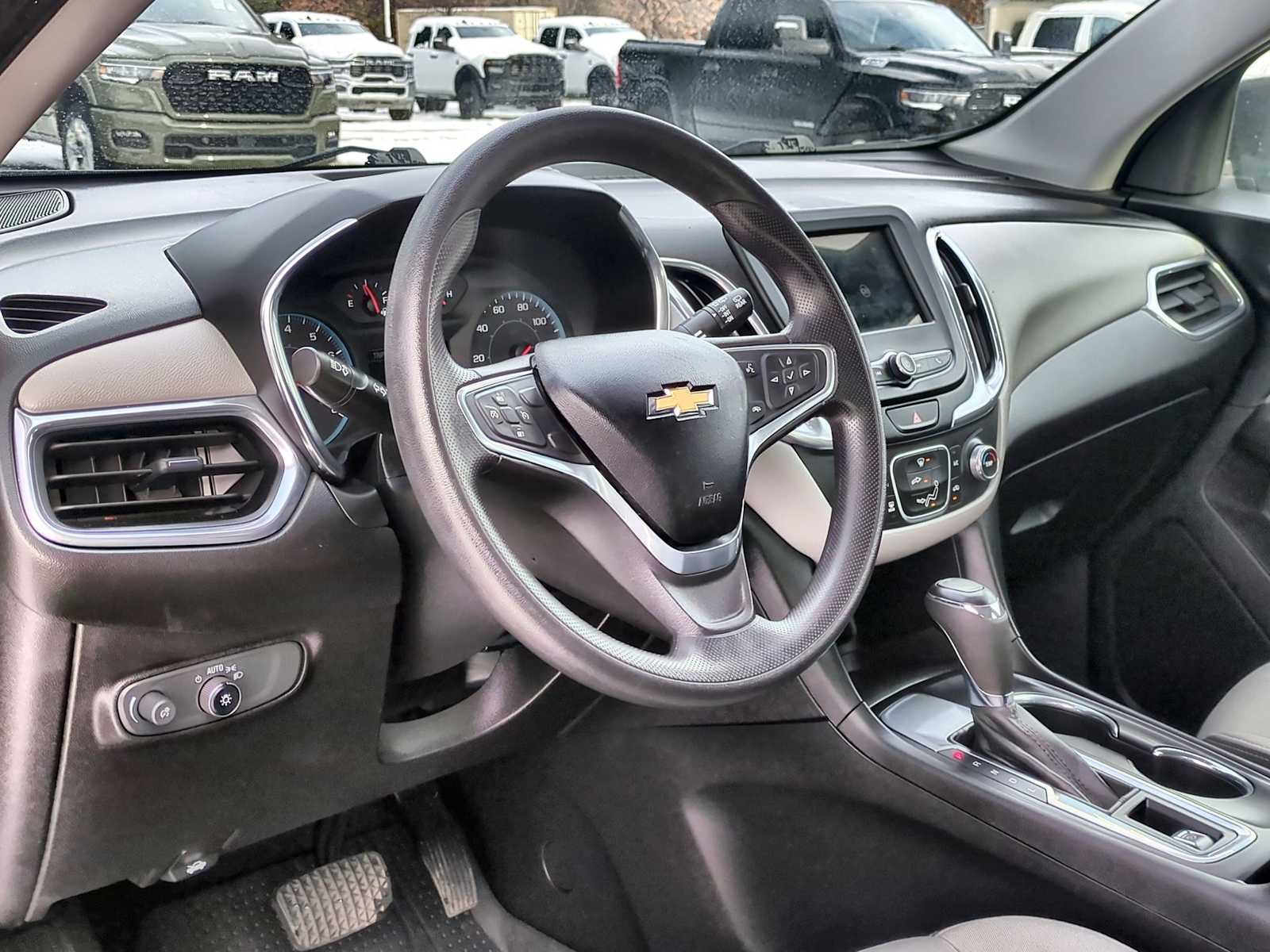 Thumbnail: 2019 Chevrolet Equinox - 10