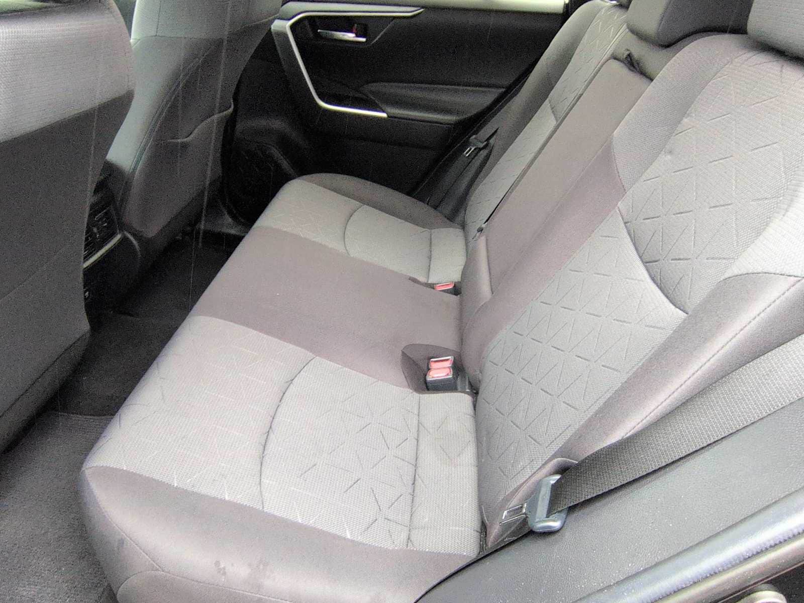 Thumbnail: 2020 Toyota RAV4 - 21