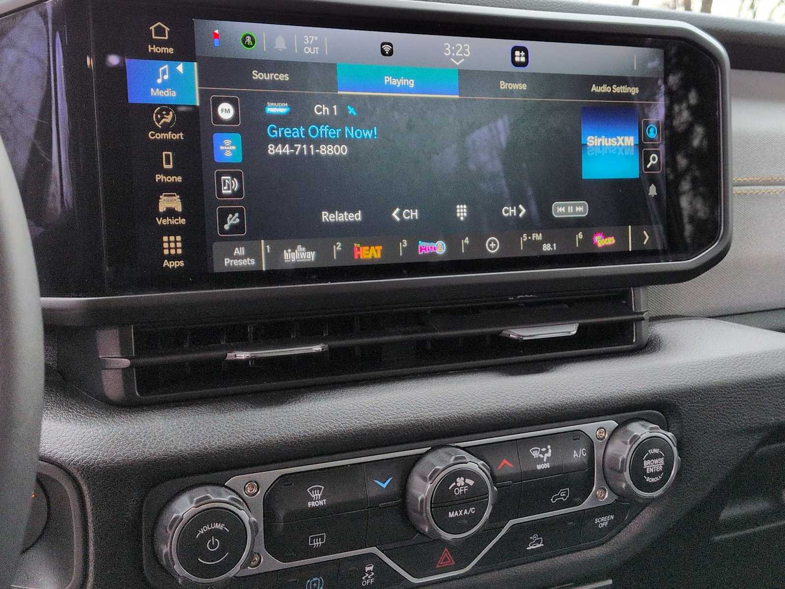 Thumbnail: 2025 Jeep Wrangler - 28