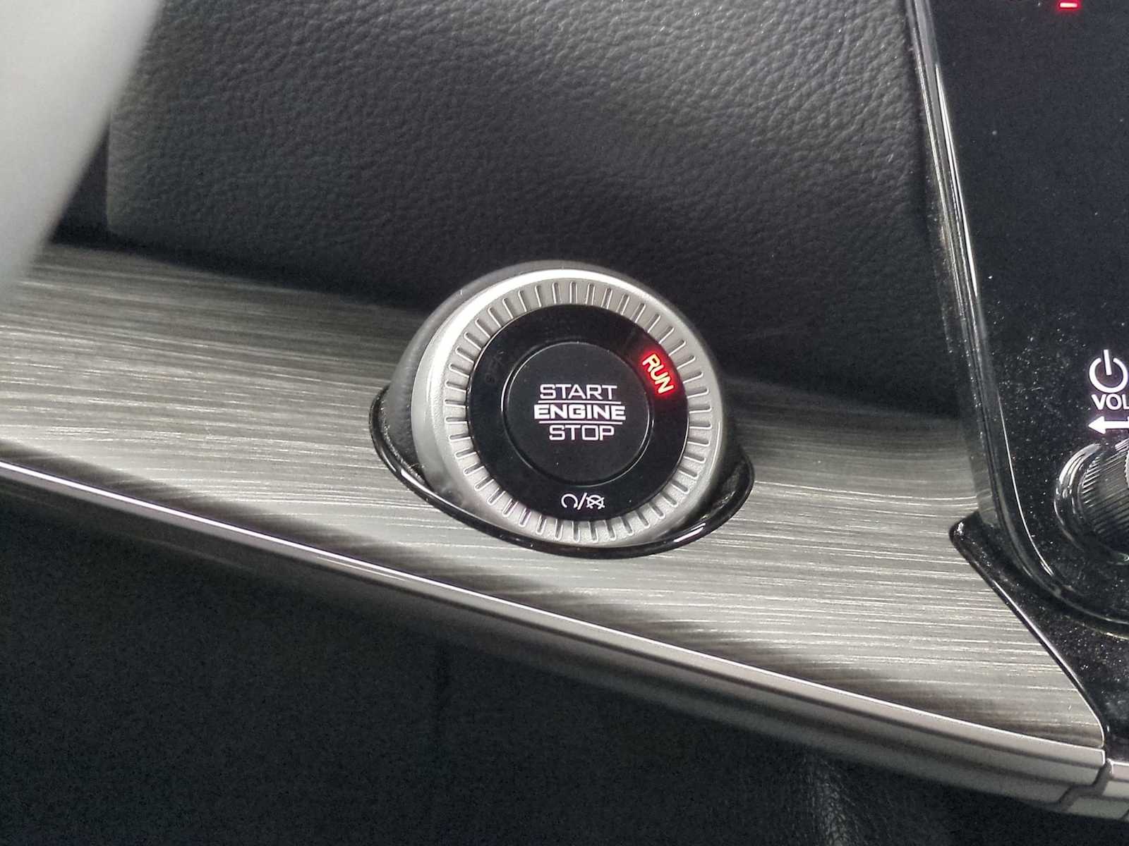 Thumbnail: 2024 Jeep Wagoneer - 37