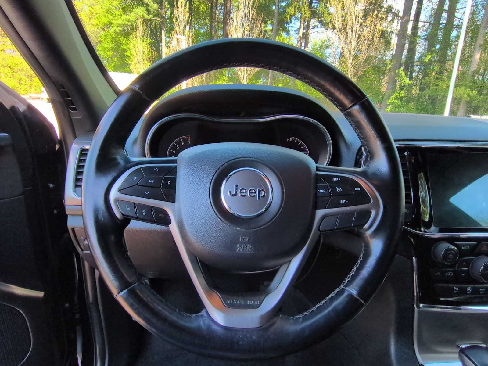 Thumbnail: 2022 Jeep Grand Cherokee - 23
