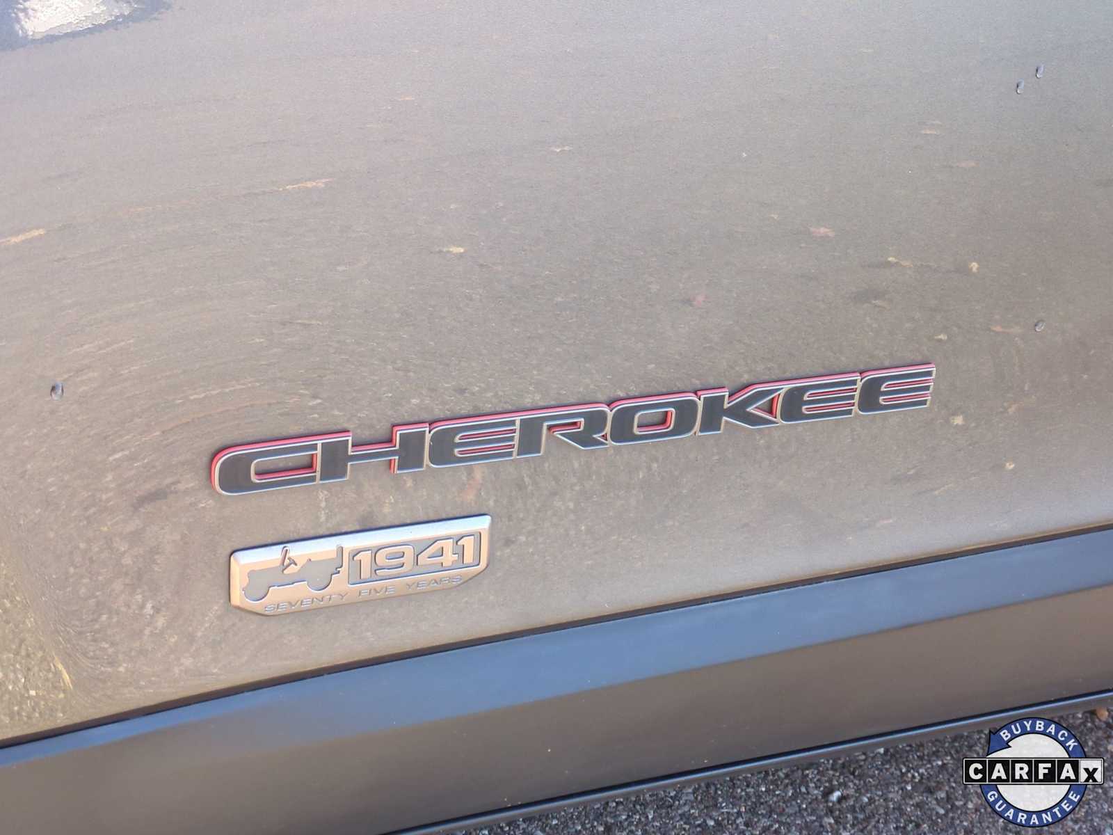 Thumbnail: 2016 Jeep Cherokee - 13