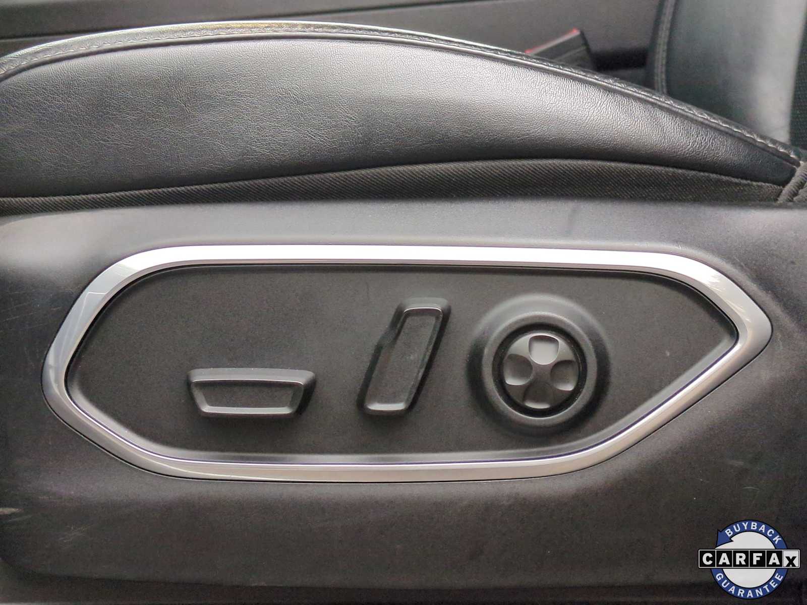 Thumbnail: 2024 Jeep Wagoneer - 17