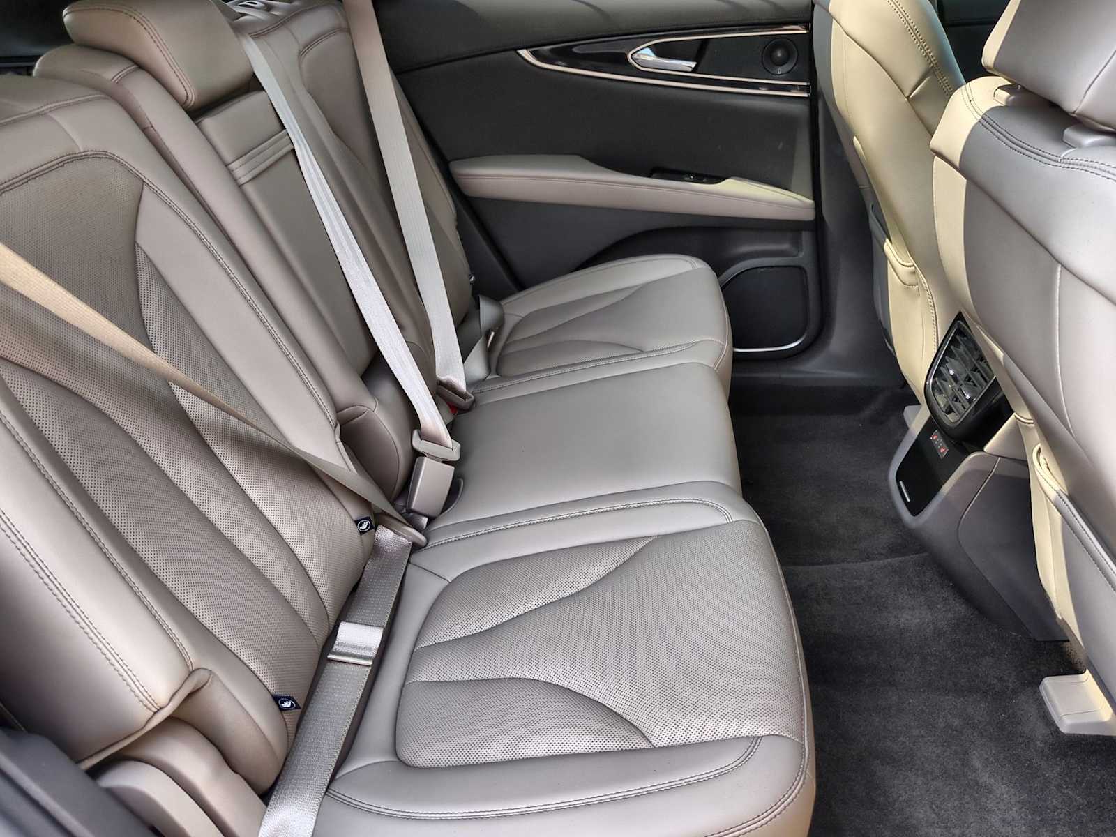 2022 Lincoln Nautilus Reserve 22