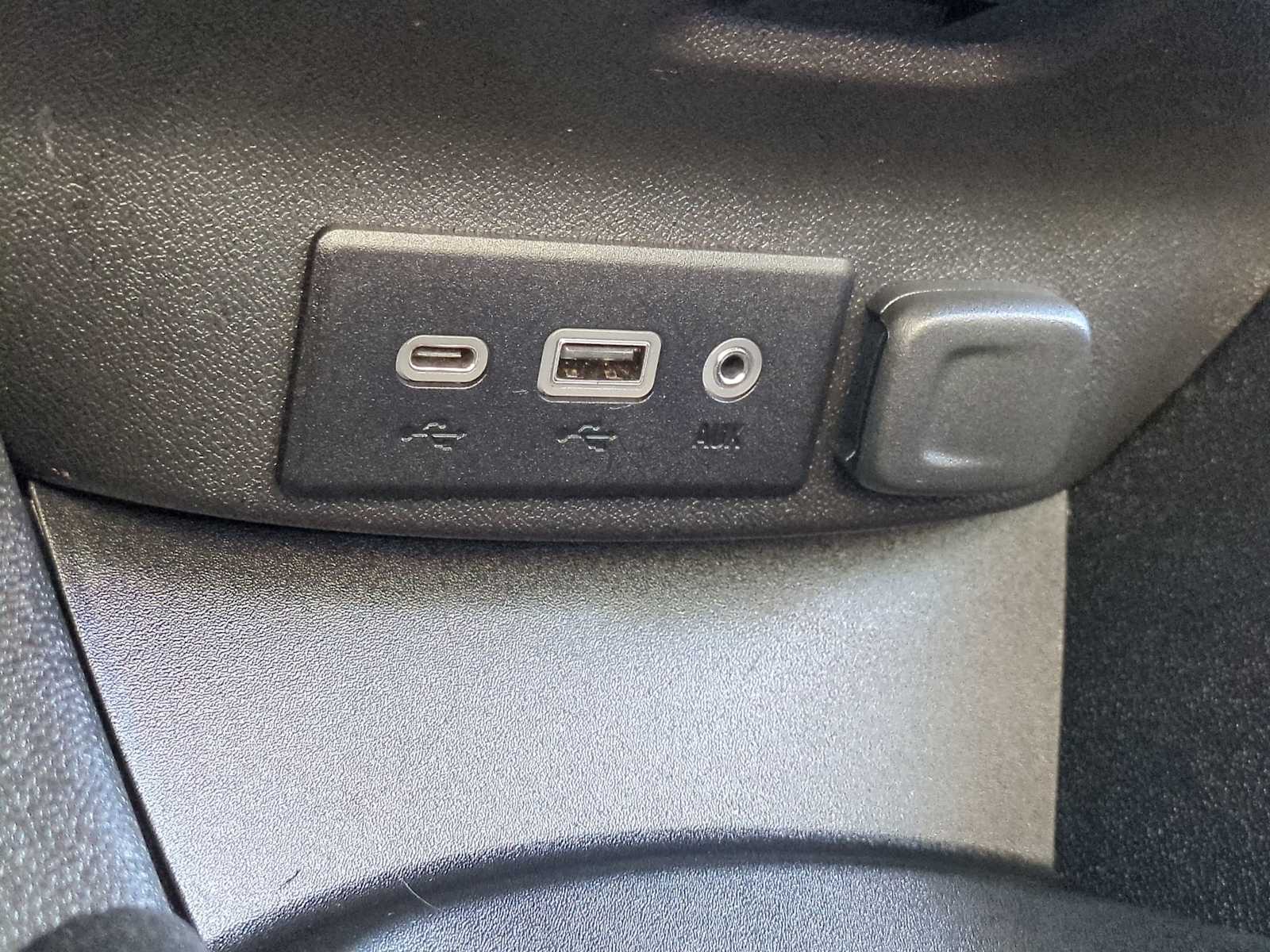 Thumbnail: 2020 Chevrolet Malibu - 30