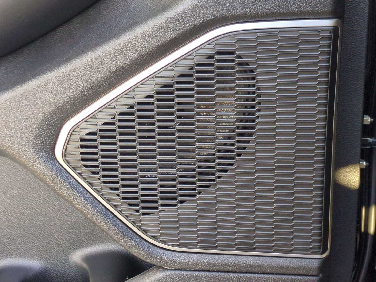 Thumbnail: 2025 Jeep Grand Cherokee - 32