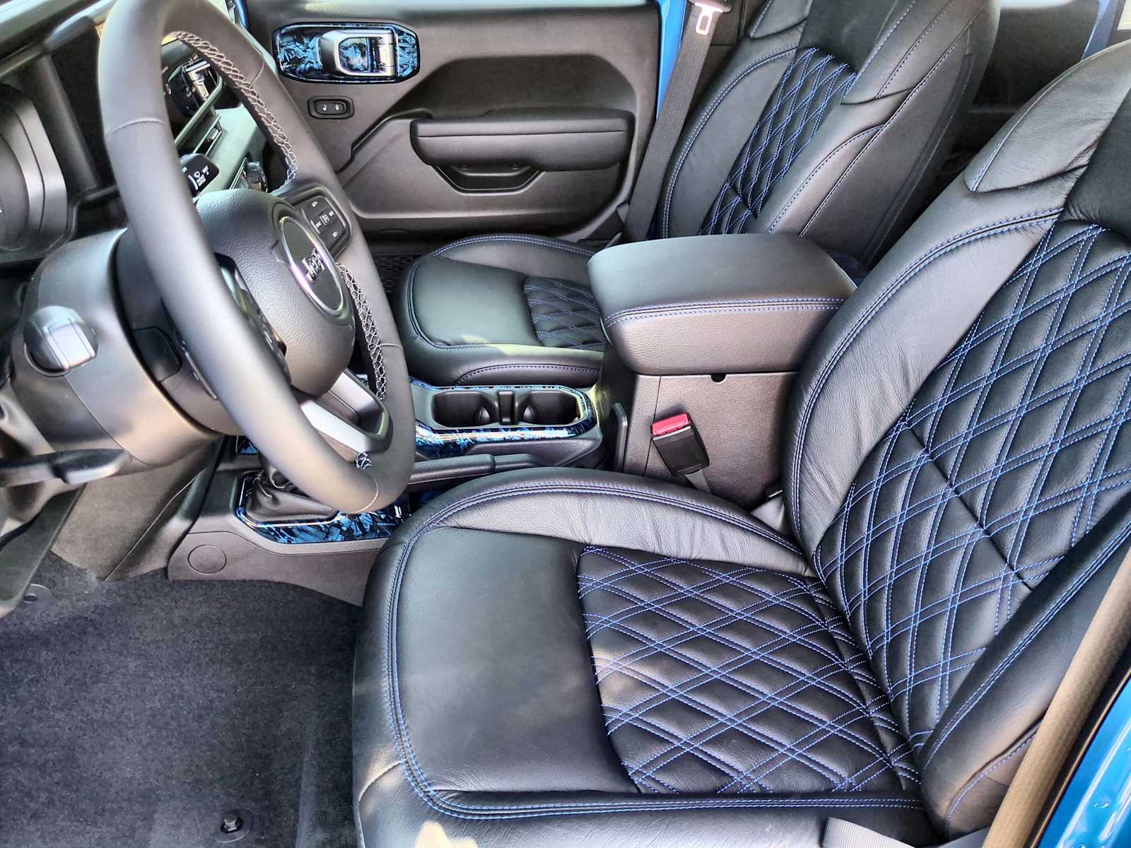 Thumbnail: 2025 Jeep Wrangler - 16