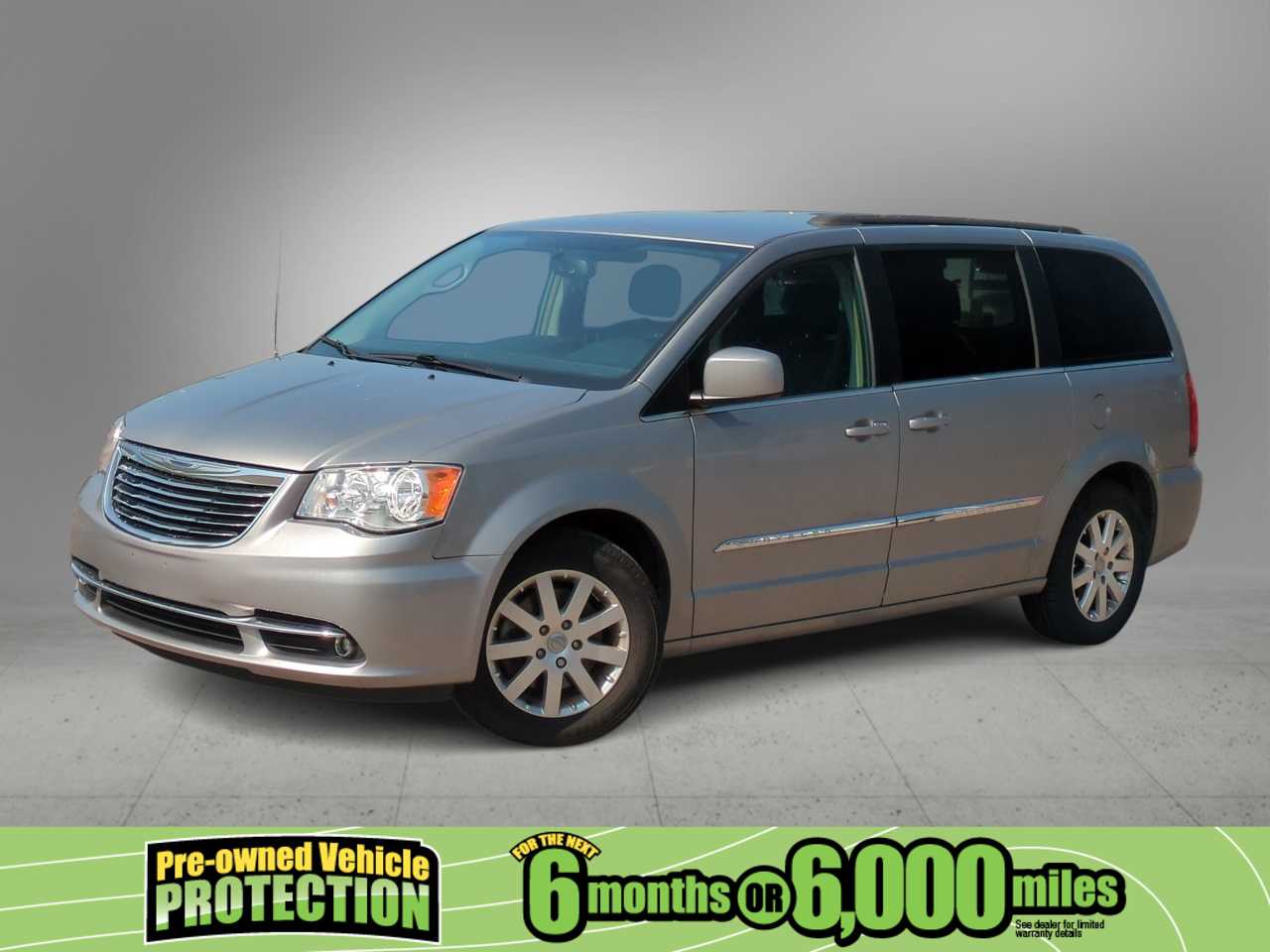 Thumbnail: 2015 Chrysler Town & Country - 1
