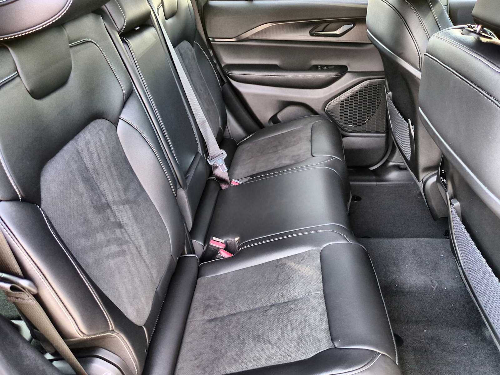 Thumbnail: 2025 Jeep Grand Cherokee - 20