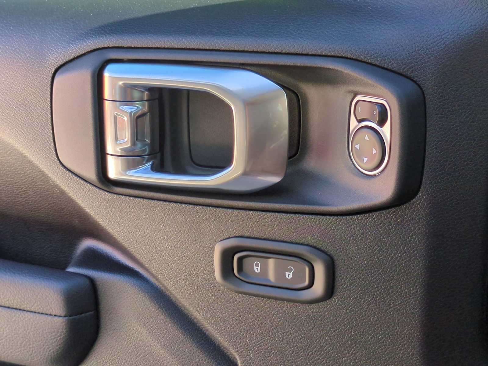 Thumbnail: 2025 Jeep Wrangler - 36