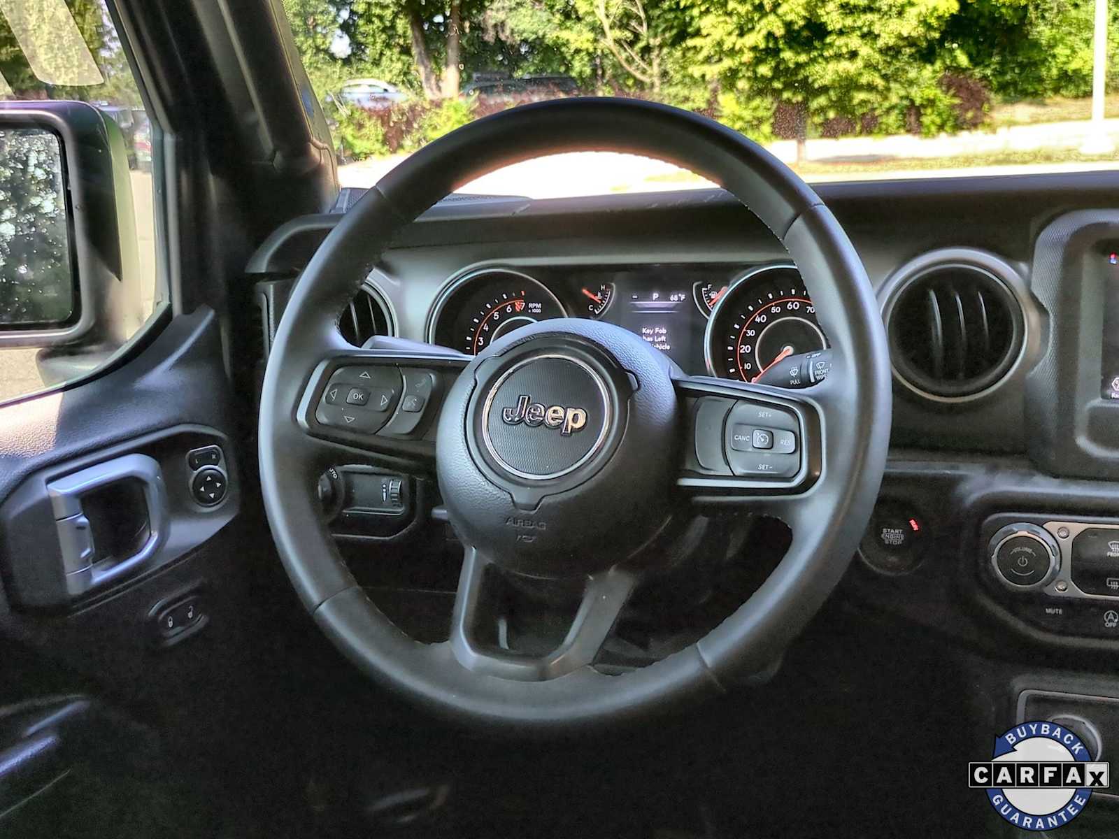 Thumbnail: 2023 Jeep Gladiator - 23