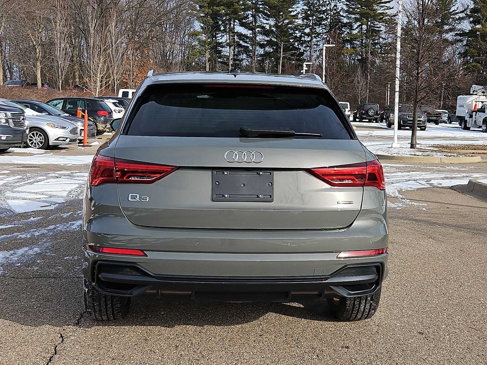 Thumbnail: 2022 Audi Q3 - 13