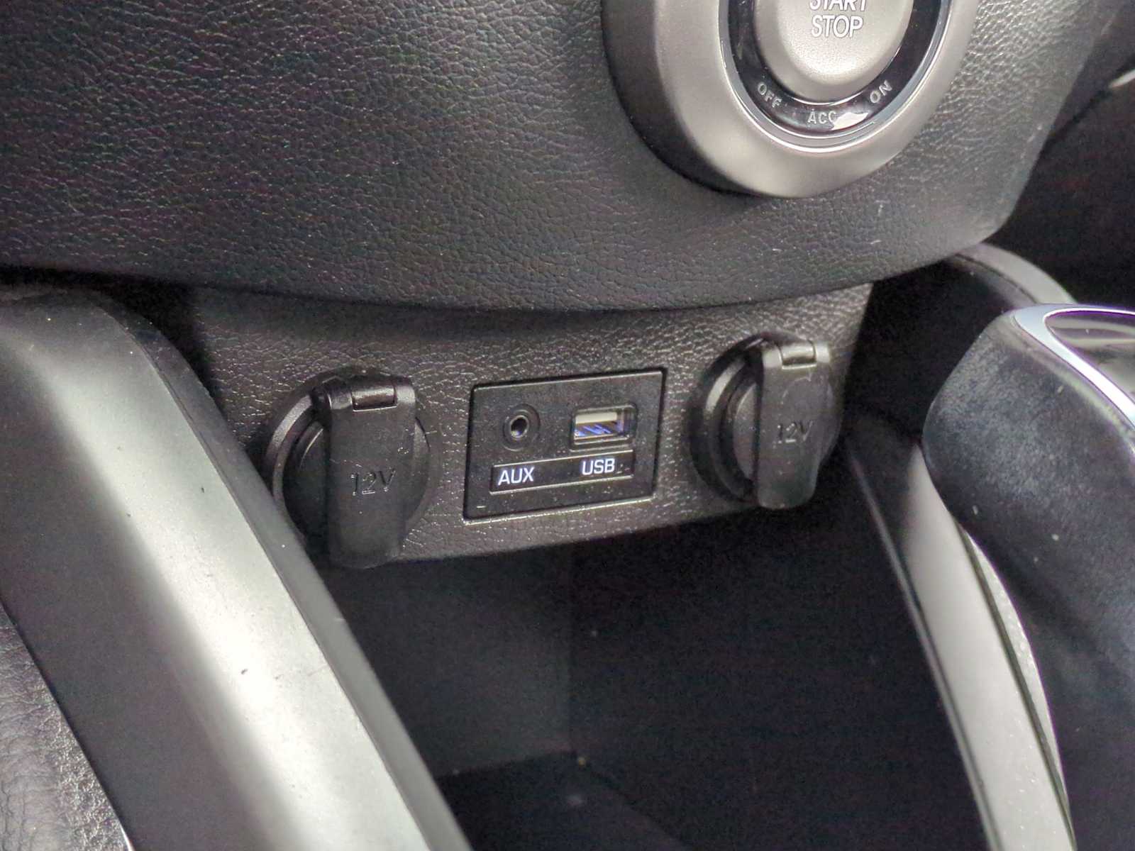 Thumbnail: 2017 Hyundai Veloster - 33