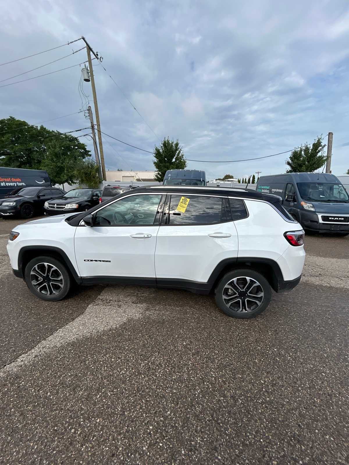 Thumbnail: 2022 Jeep Compass - 24