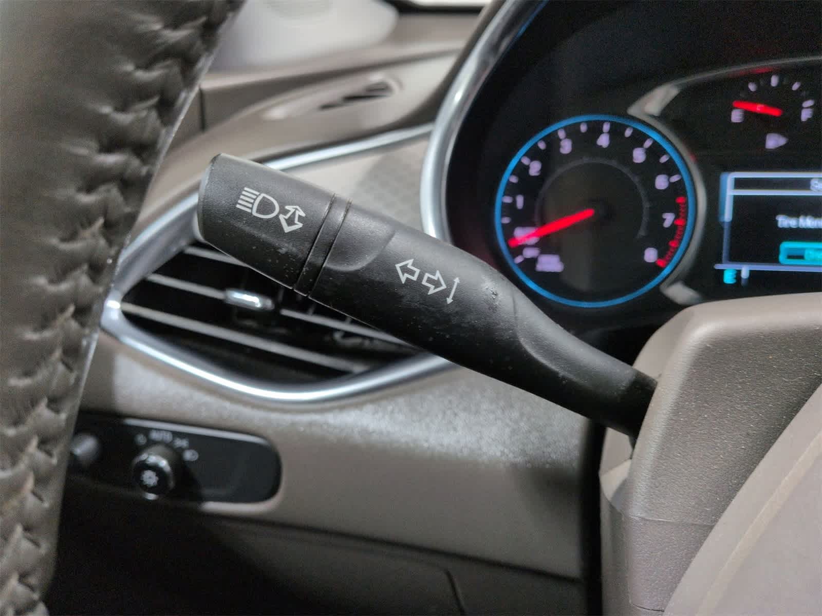 Thumbnail: 2018 Chevrolet Malibu - 27