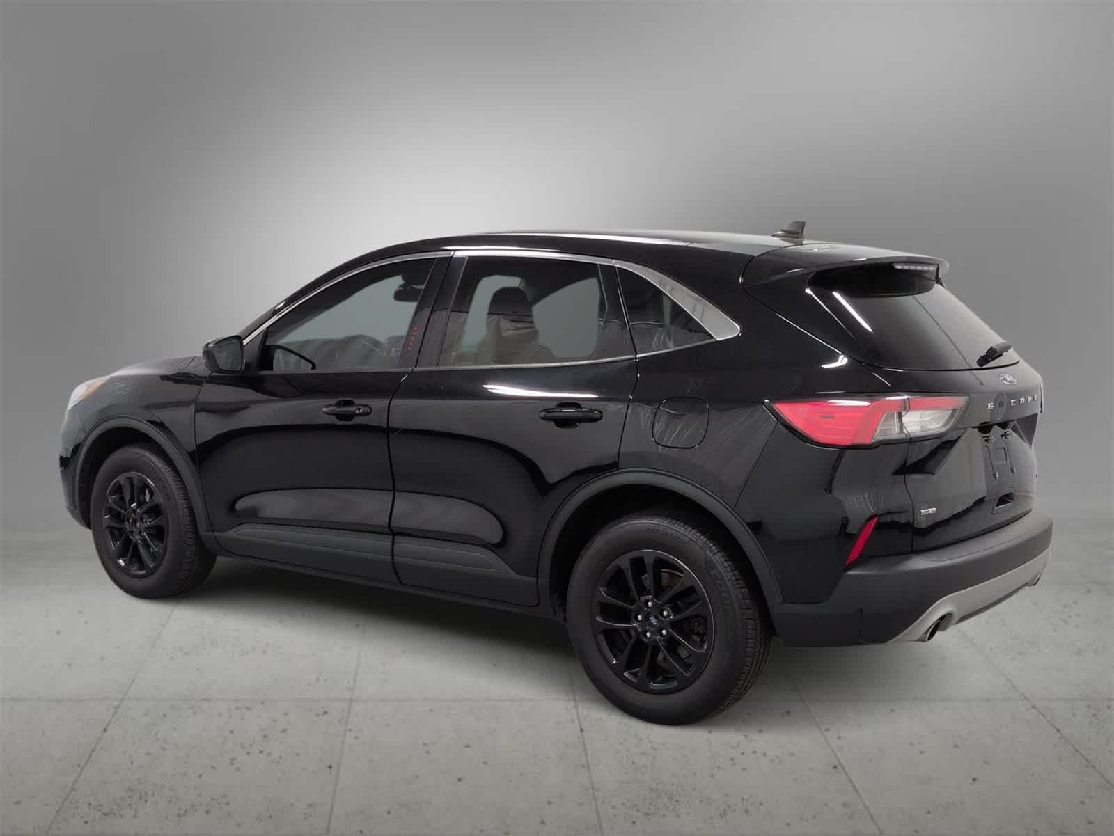 Thumbnail: 2021 Ford Escape - 6