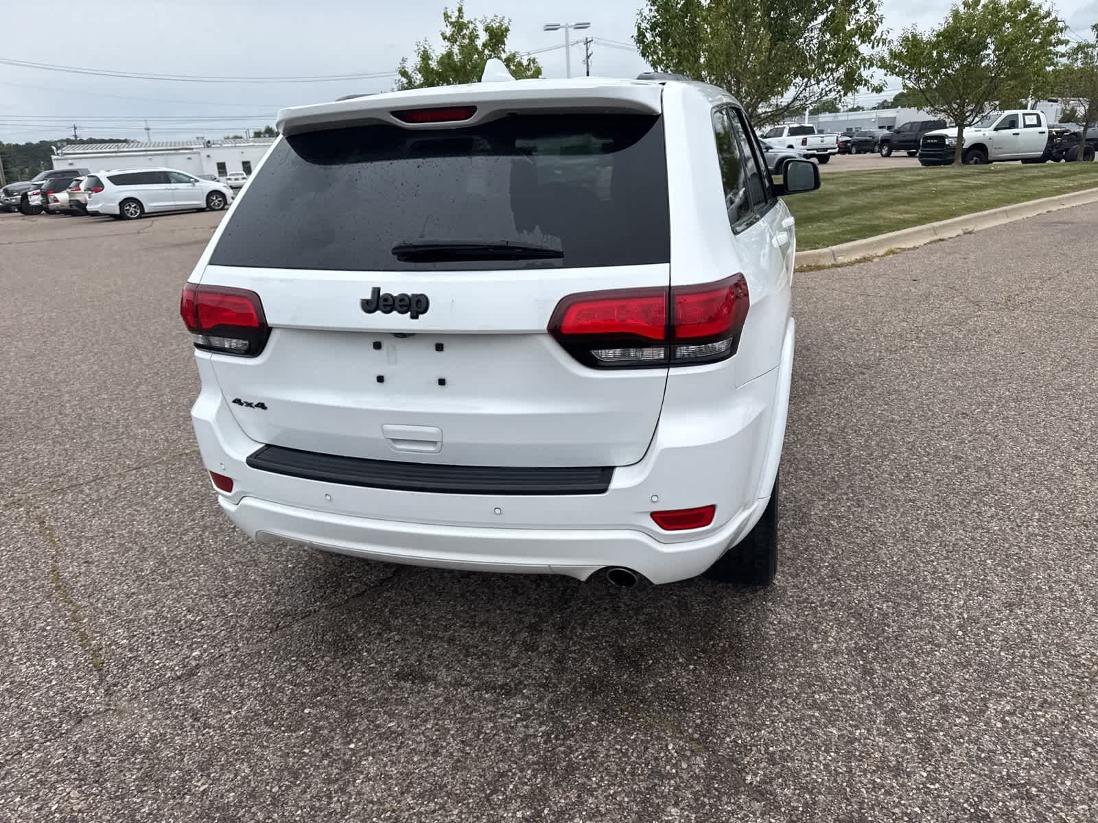 Thumbnail: 2022 Jeep Grand Cherokee - 18
