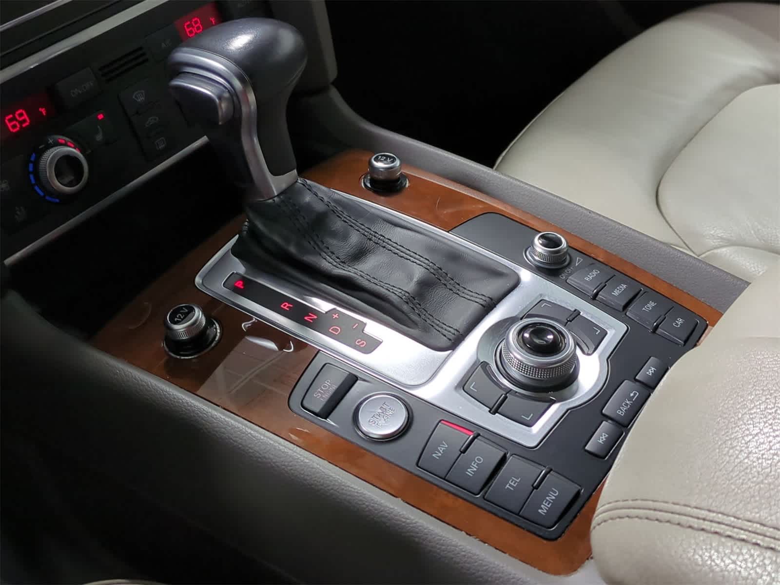 Thumbnail: 2014 Audi Q7 - 32