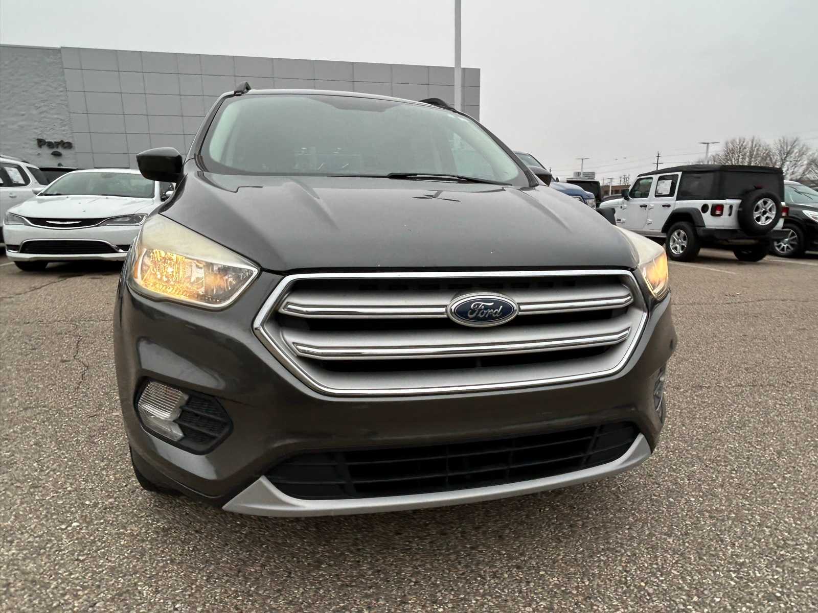 2018 Ford Escape SE photo 2