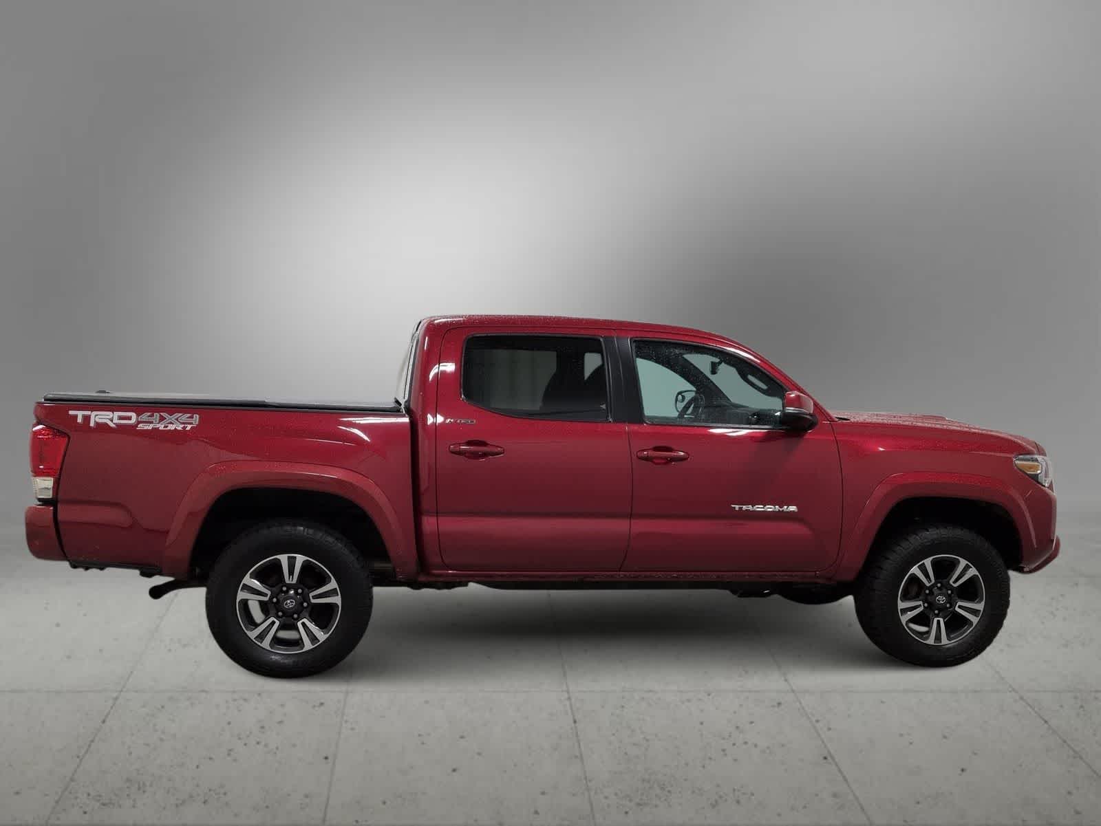 Thumbnail: 2019 Toyota Tacoma - 9