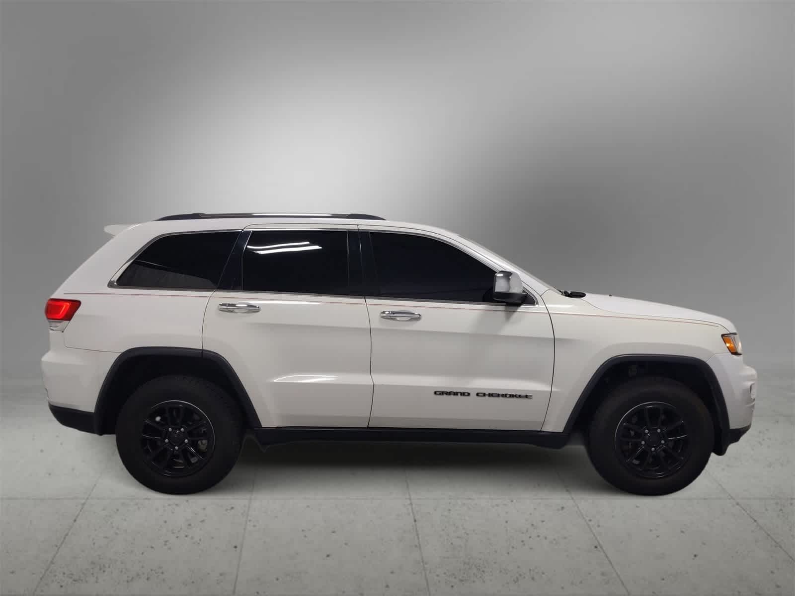 Thumbnail: 2019 Jeep Grand Cherokee - 9