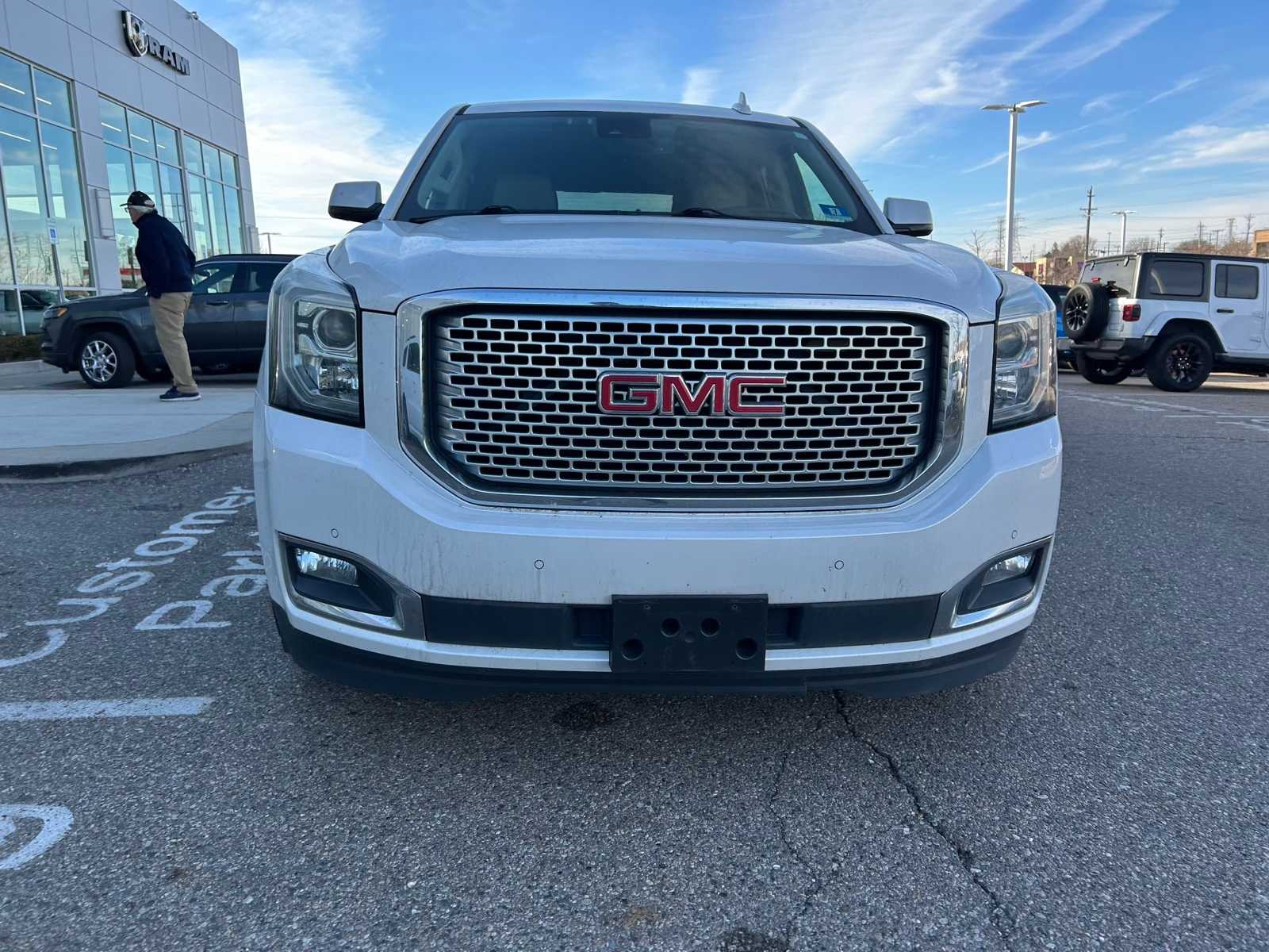 Thumbnail: 2016 GMC Yukon - 3