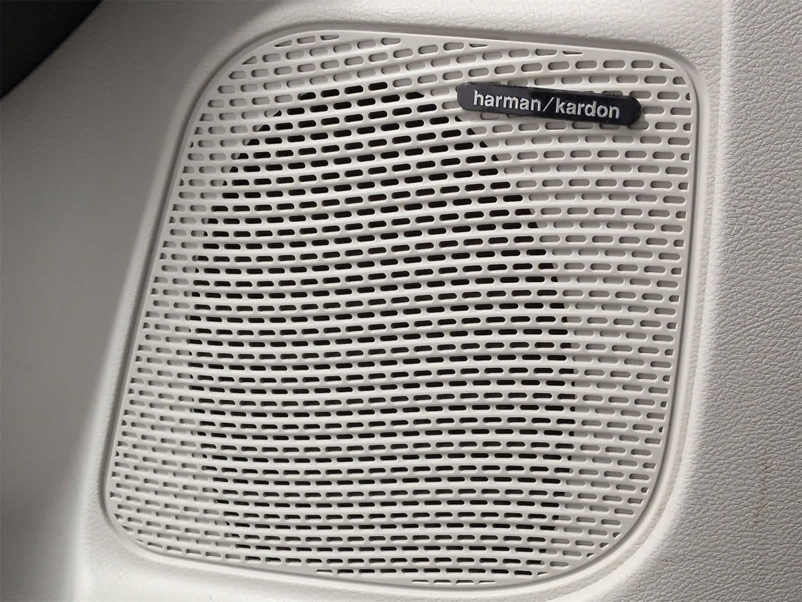 Thumbnail: 2017 Chrysler Pacifica - 34