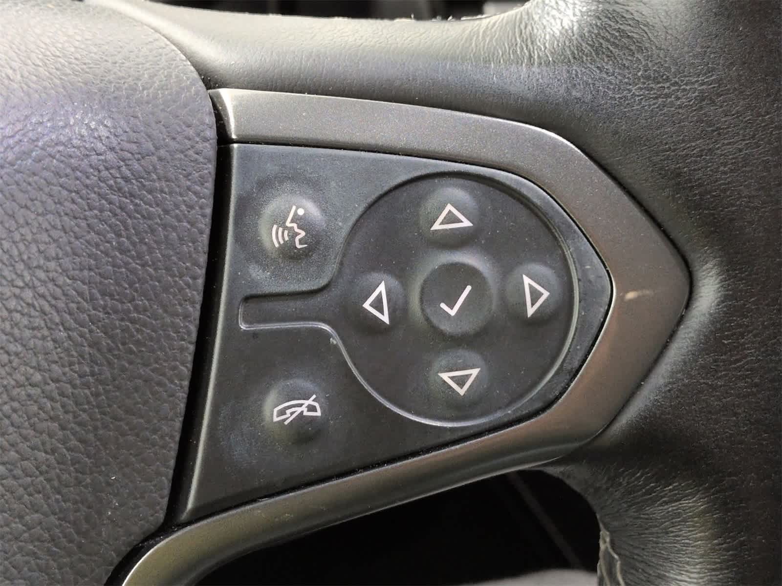 Thumbnail: 2016 Chevrolet Tahoe - 25