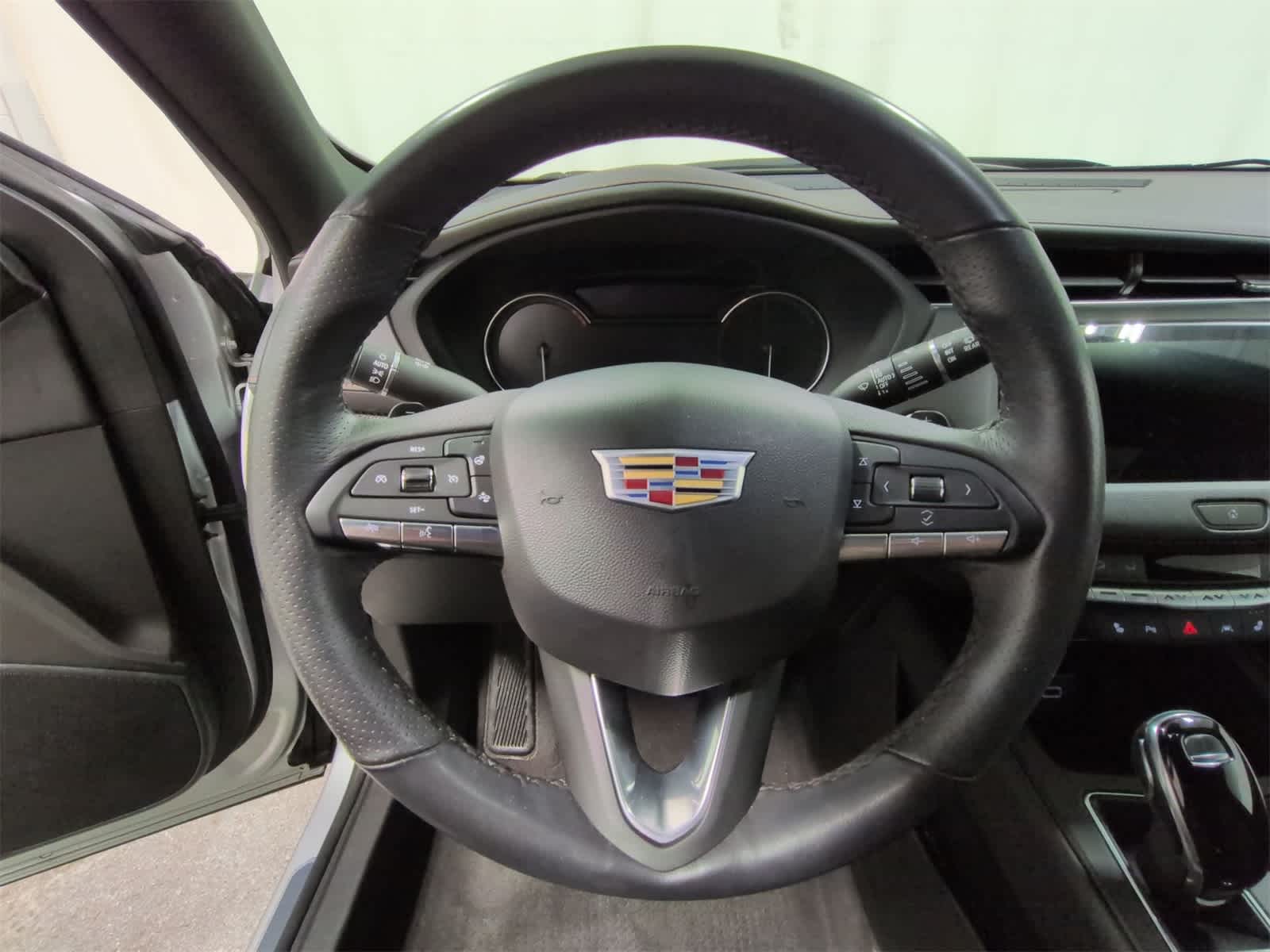 Thumbnail: 2022 Cadillac XT4 - 23