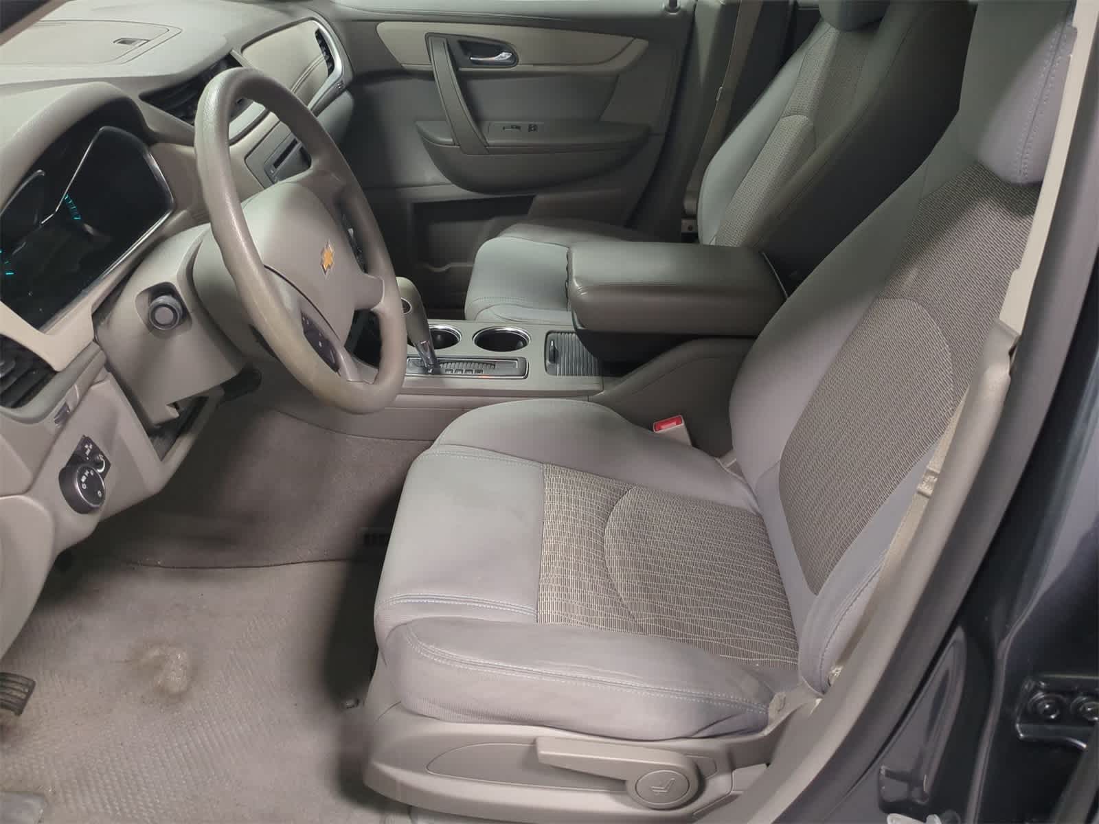 Thumbnail: 2014 Chevrolet Traverse - 16