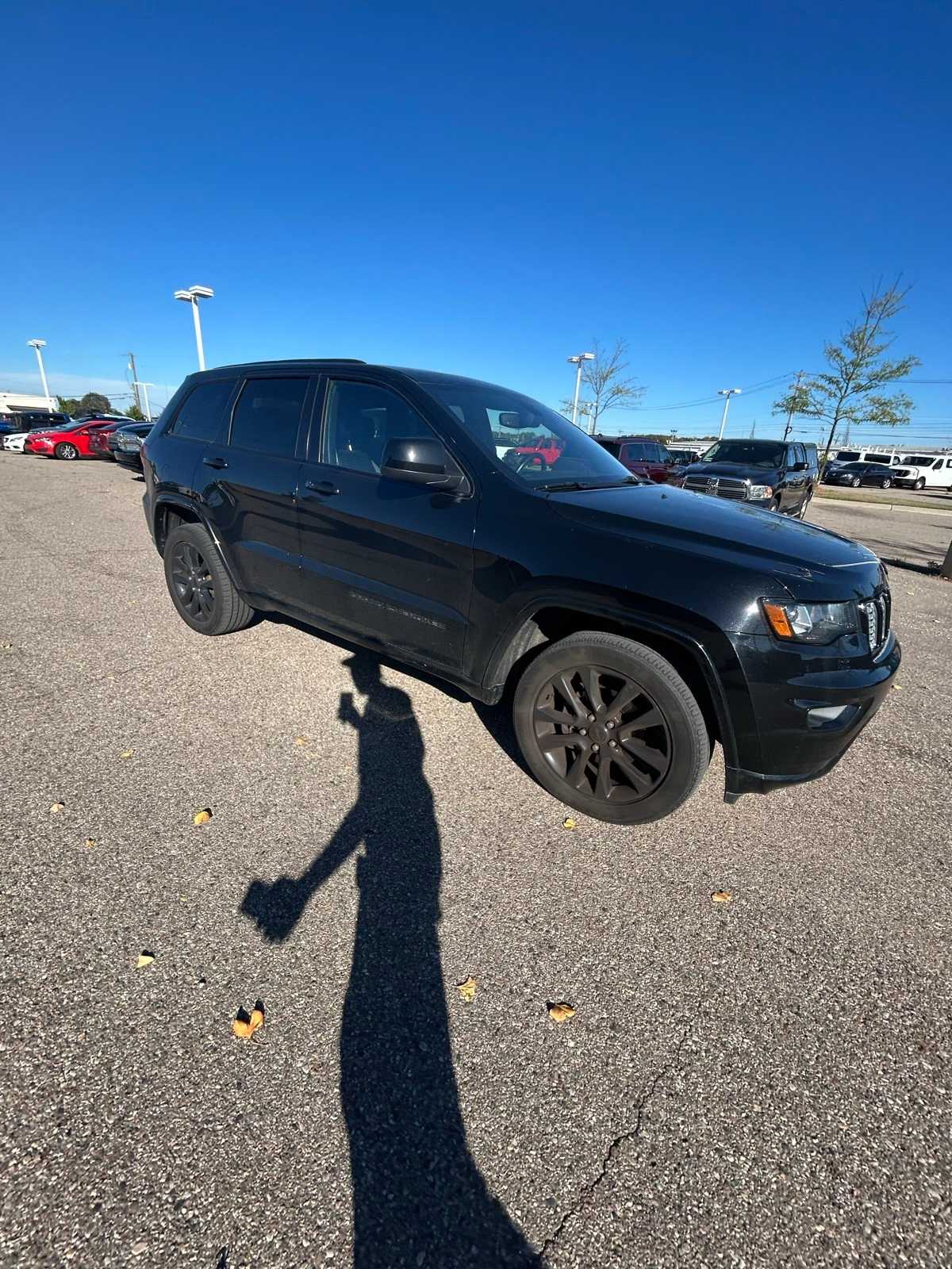 Thumbnail: 2019 Jeep Grand Cherokee - 11